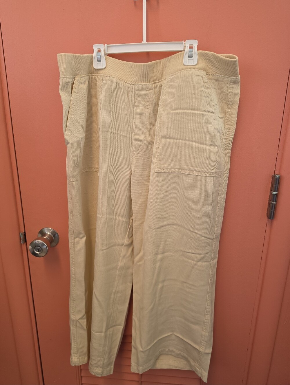 NWT St. John's Bay Women's Size XL Birch Wide Leg Crop Pants High Rise